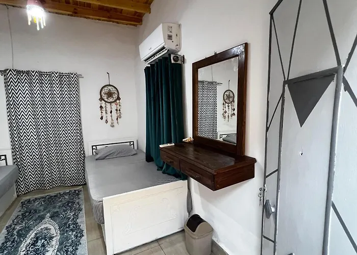 House 2 Apartment *