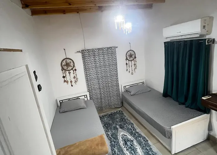 Apartment House 2 *